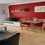 Gemuetliche Doppelhaushaelfte In Ferienhaus *