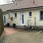 Gemuetliche Doppelhaushaelfte In
