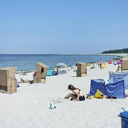 Doppelhaushaelfte, * לובמין